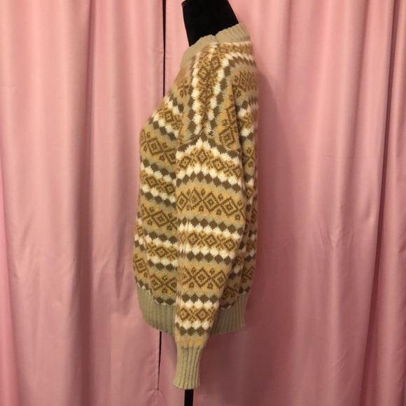 Neutral Colored Geometric Drop Shoulder Knit Pullover Sweater - Picture 3 of 6